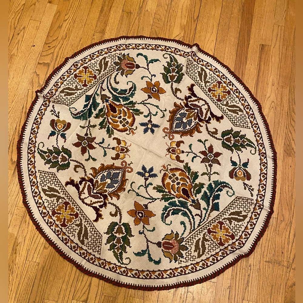 Vintage hand crochet table cloth tapestry